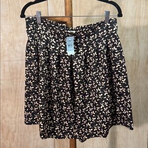 LOFT Unlined Lightweight Flowy Pleated Skirt Elastic Back Navy & Cream